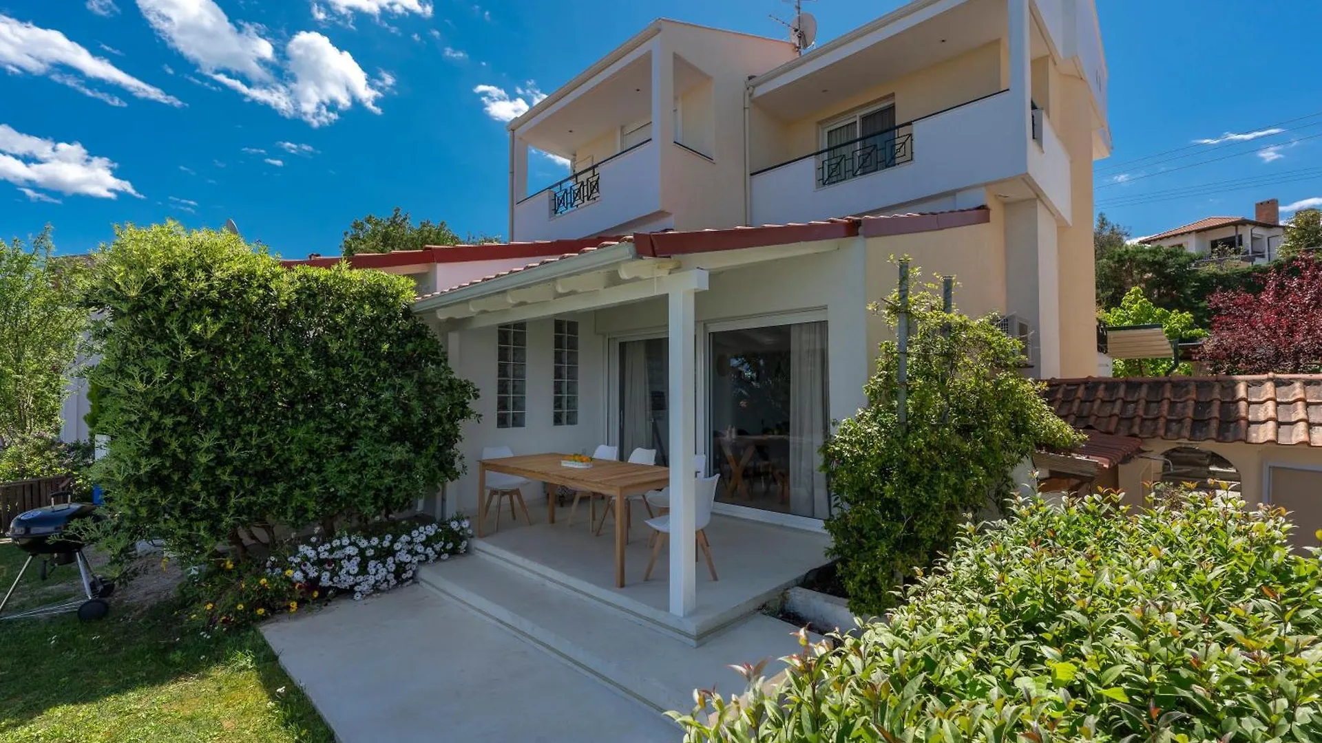 Ng Villas Polichrono بوليخرونو اليونان